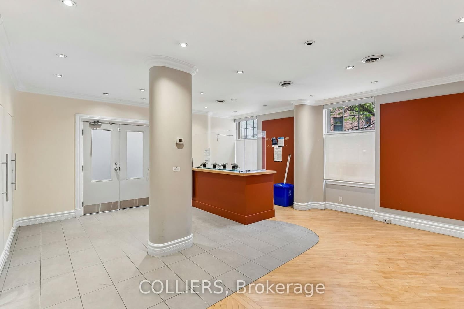 116 Simcoe Street, Unit 100 thumbnail 4