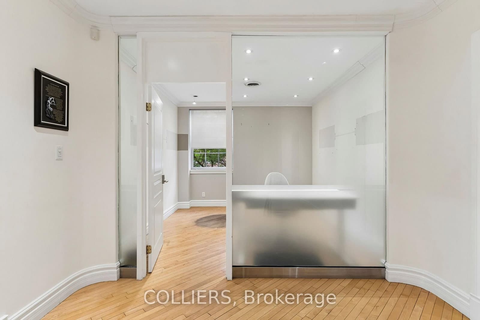 116 Simcoe Street, Unit 100 thumbnail 7