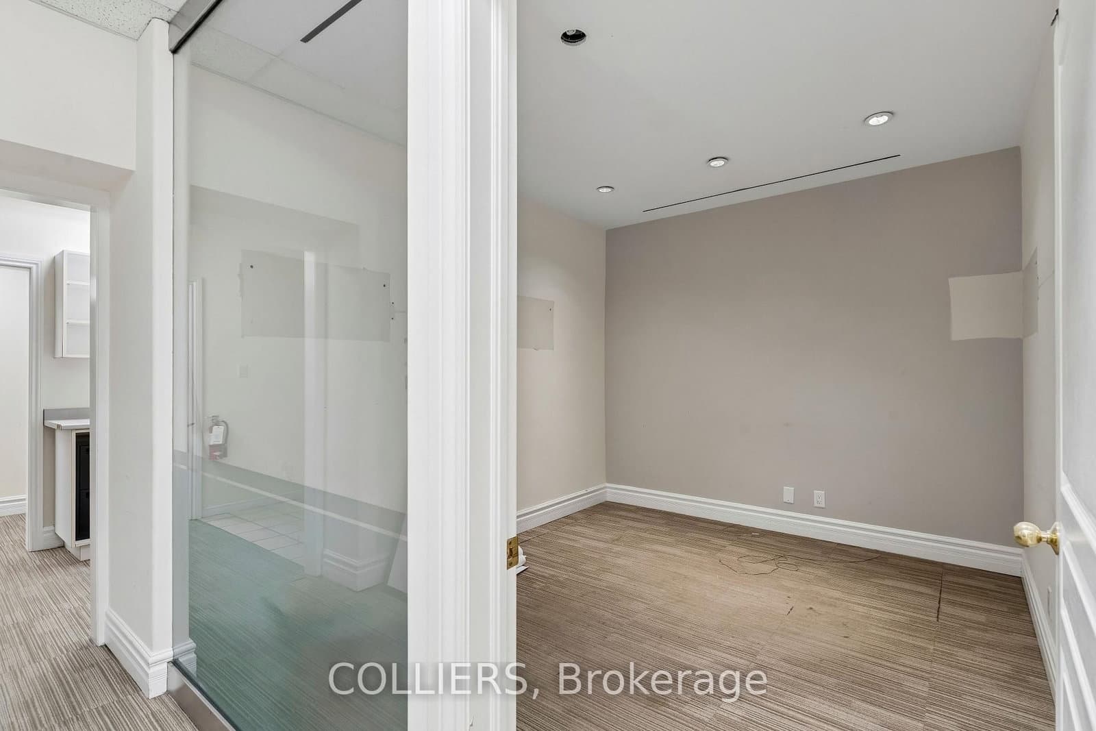 116 Simcoe Street, Unit 100 thumbnail 8