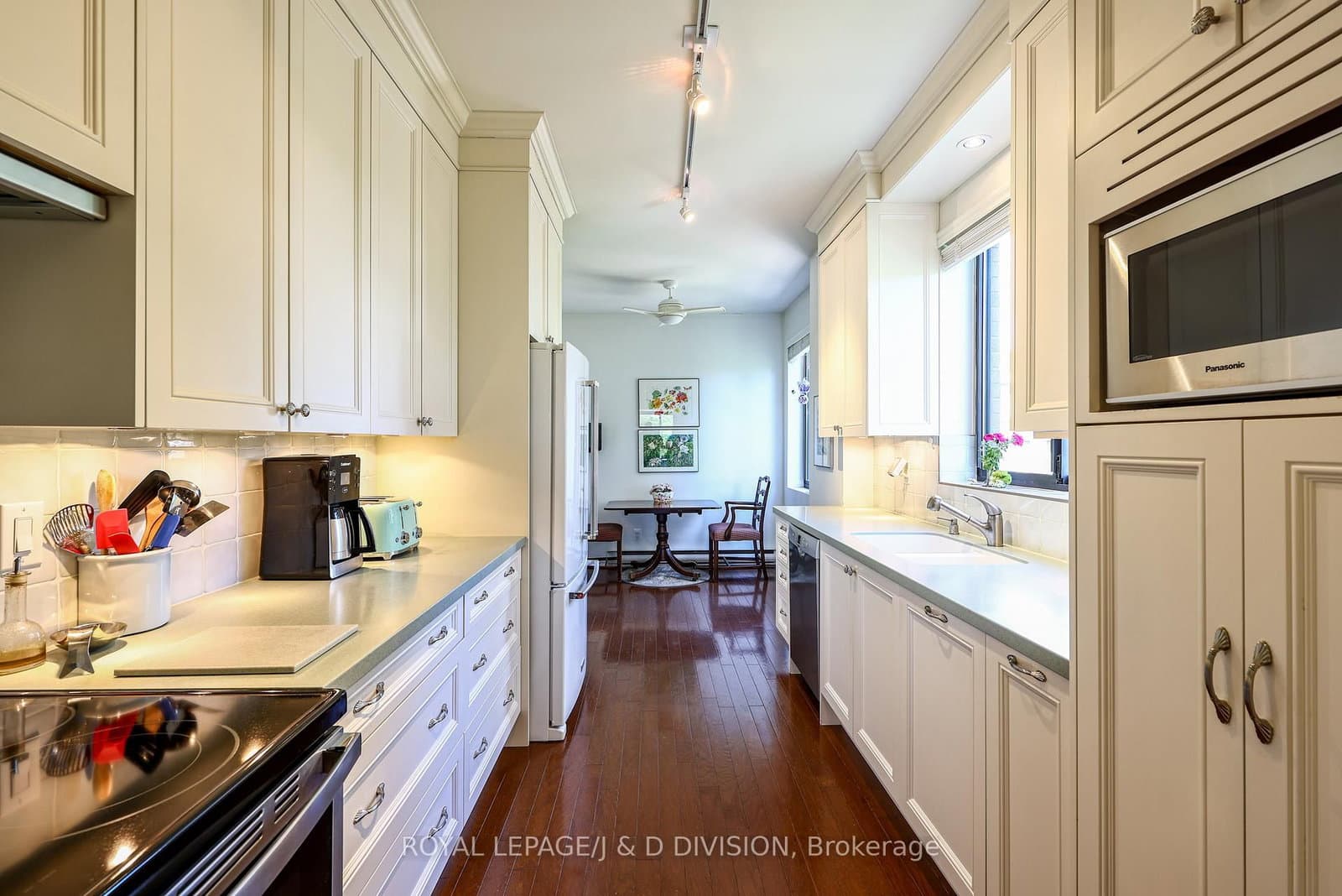 407 Walmer Road, Unit 401 thumbnail 14