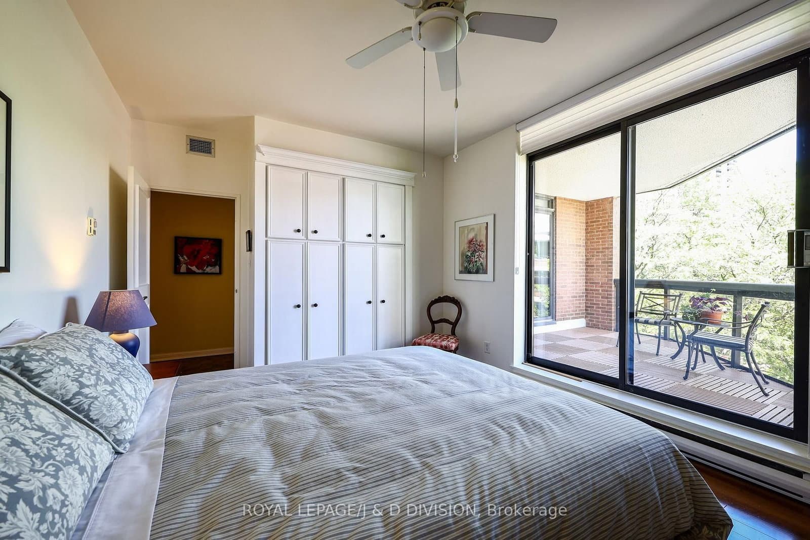407 Walmer Road, Unit 401 thumbnail 22