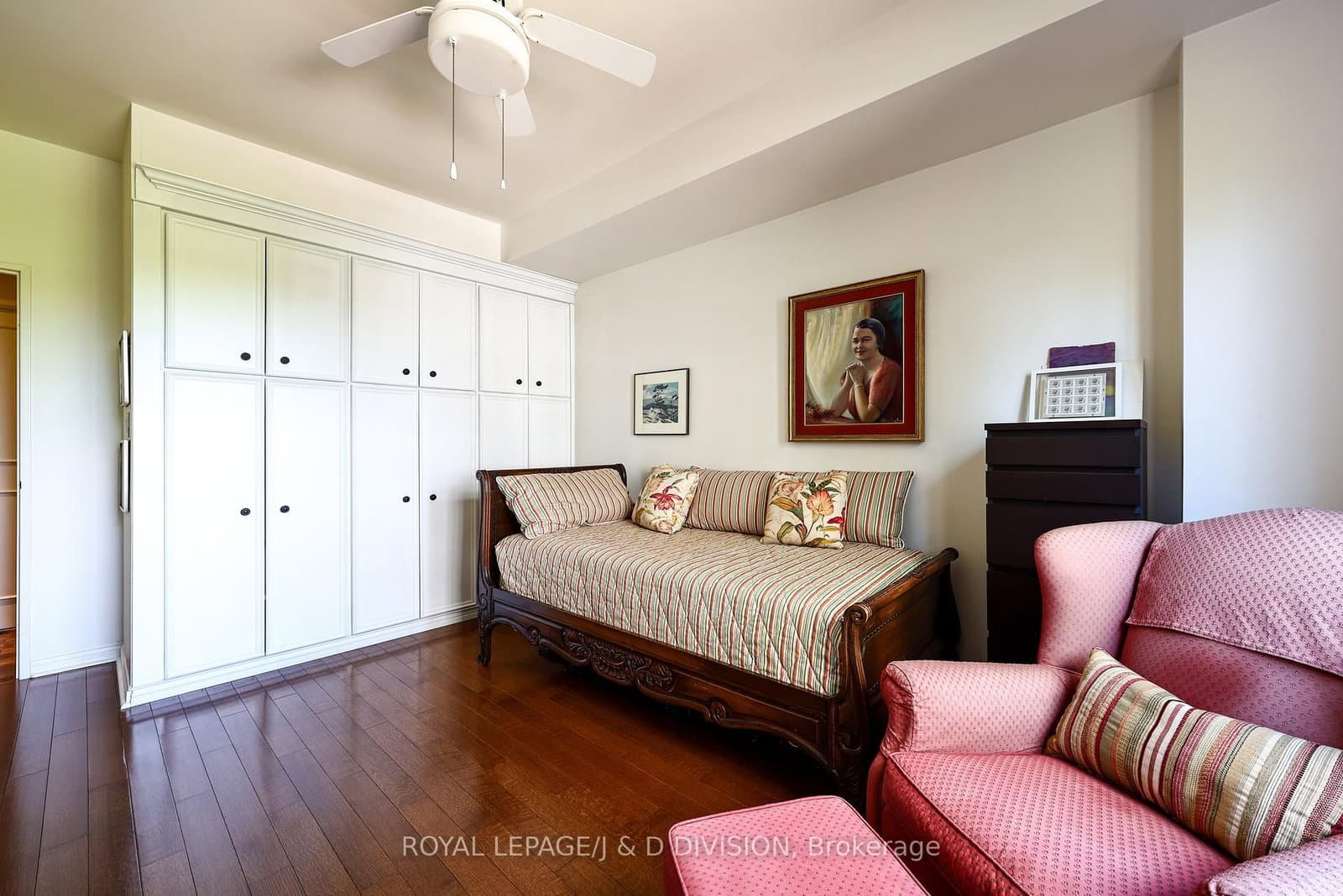 407 Walmer Road, Unit 401 thumbnail 24