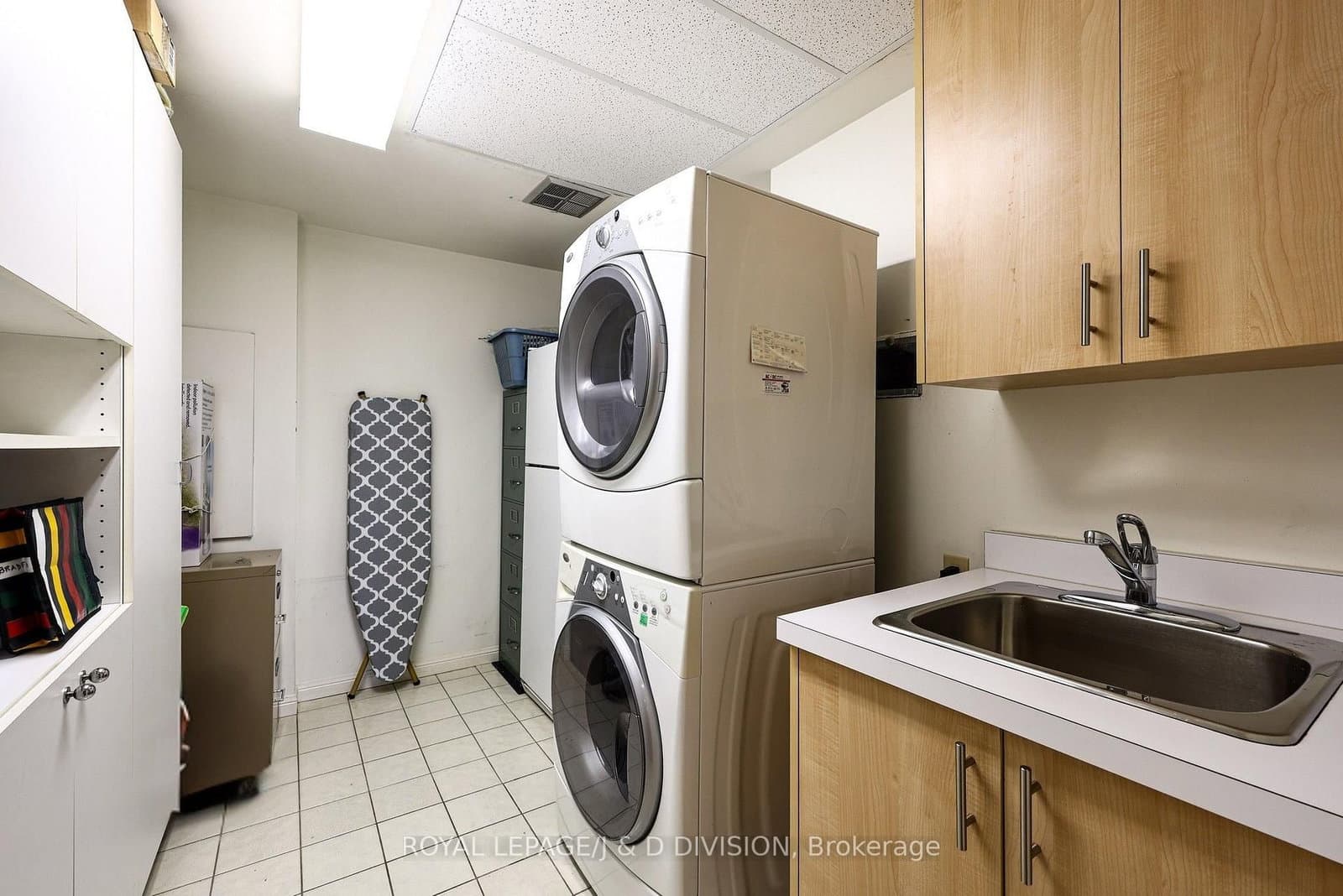 407 Walmer Road, Unit 401 thumbnail 26