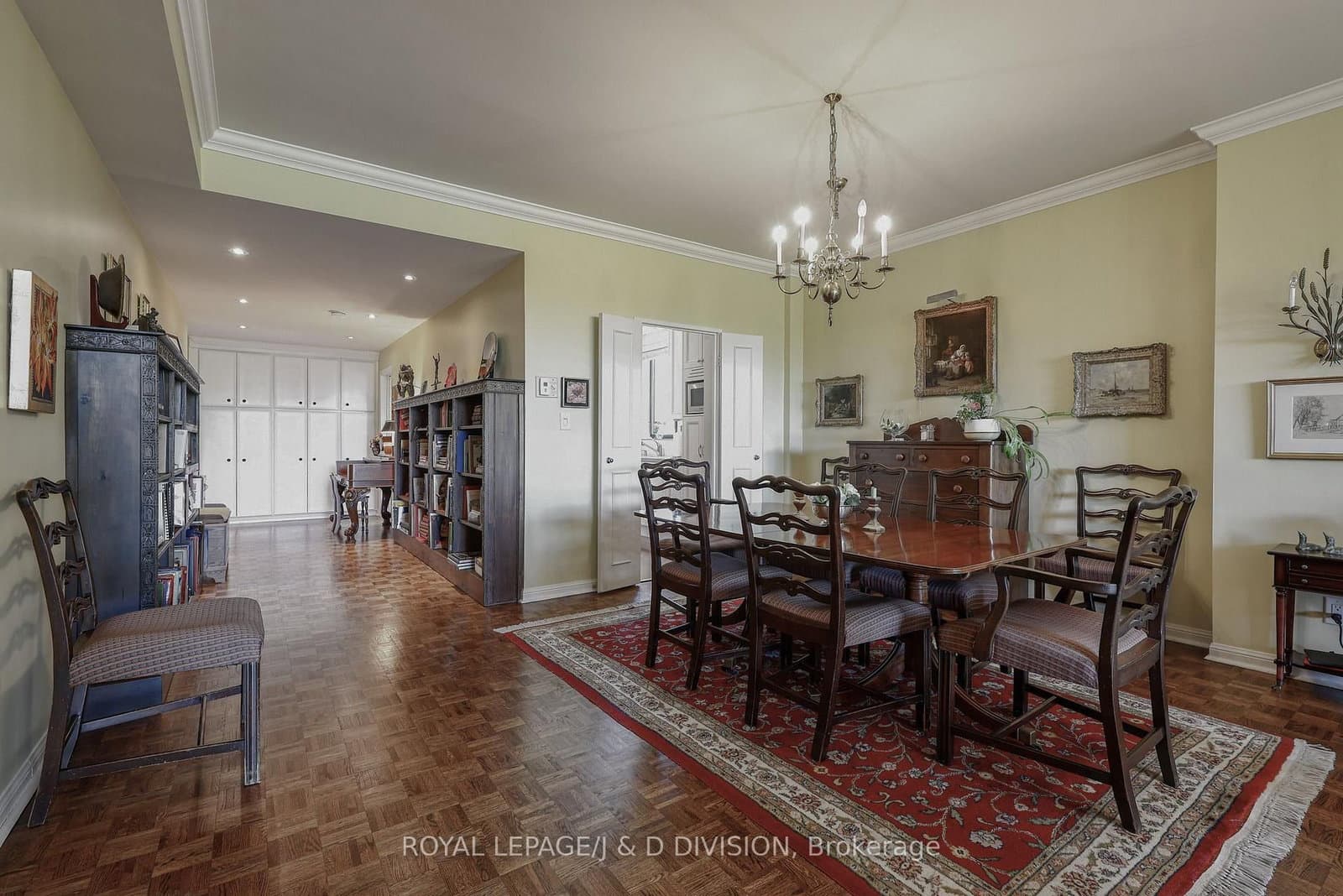 407 Walmer Road, Unit 401 thumbnail 6