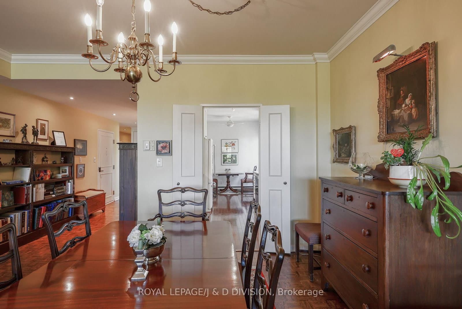 407 Walmer Road, Unit 401 thumbnail 9