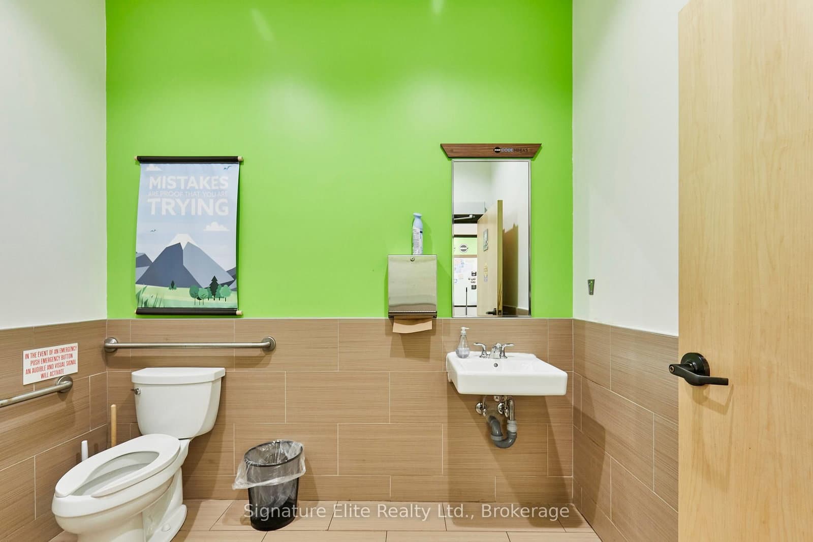 1386 Bayview Avenue, Unit 4 thumbnail 16