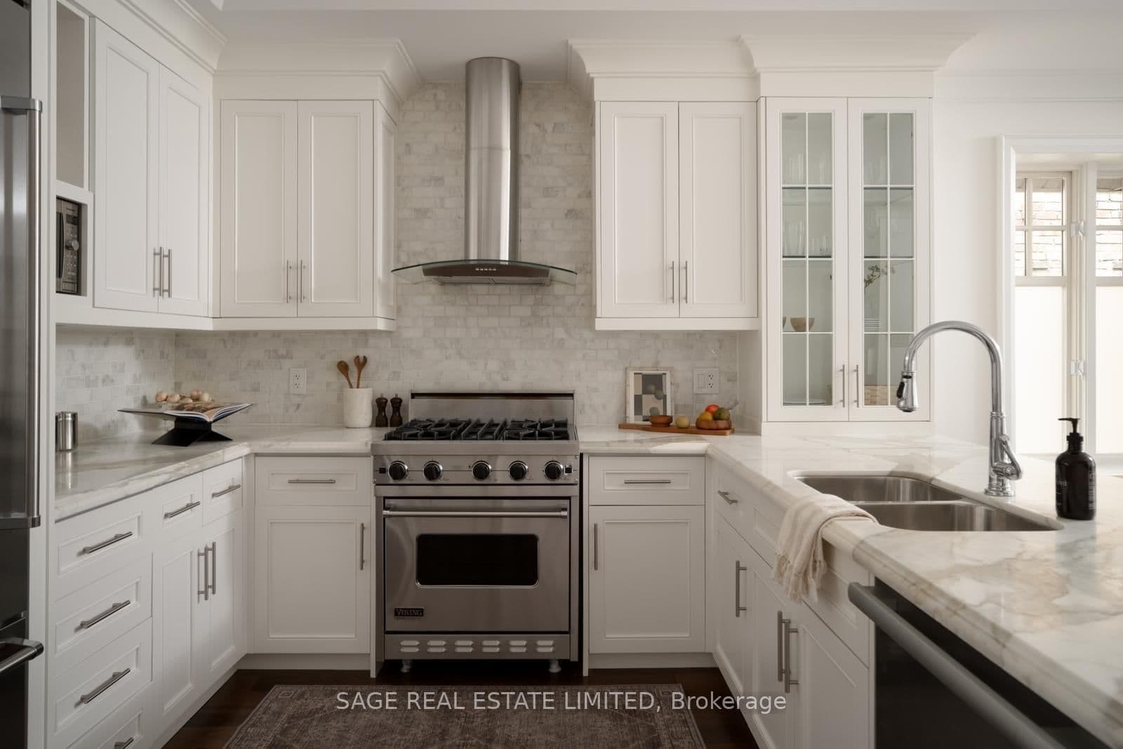 319 Lonsdale Road, Unit 3D thumbnail 12