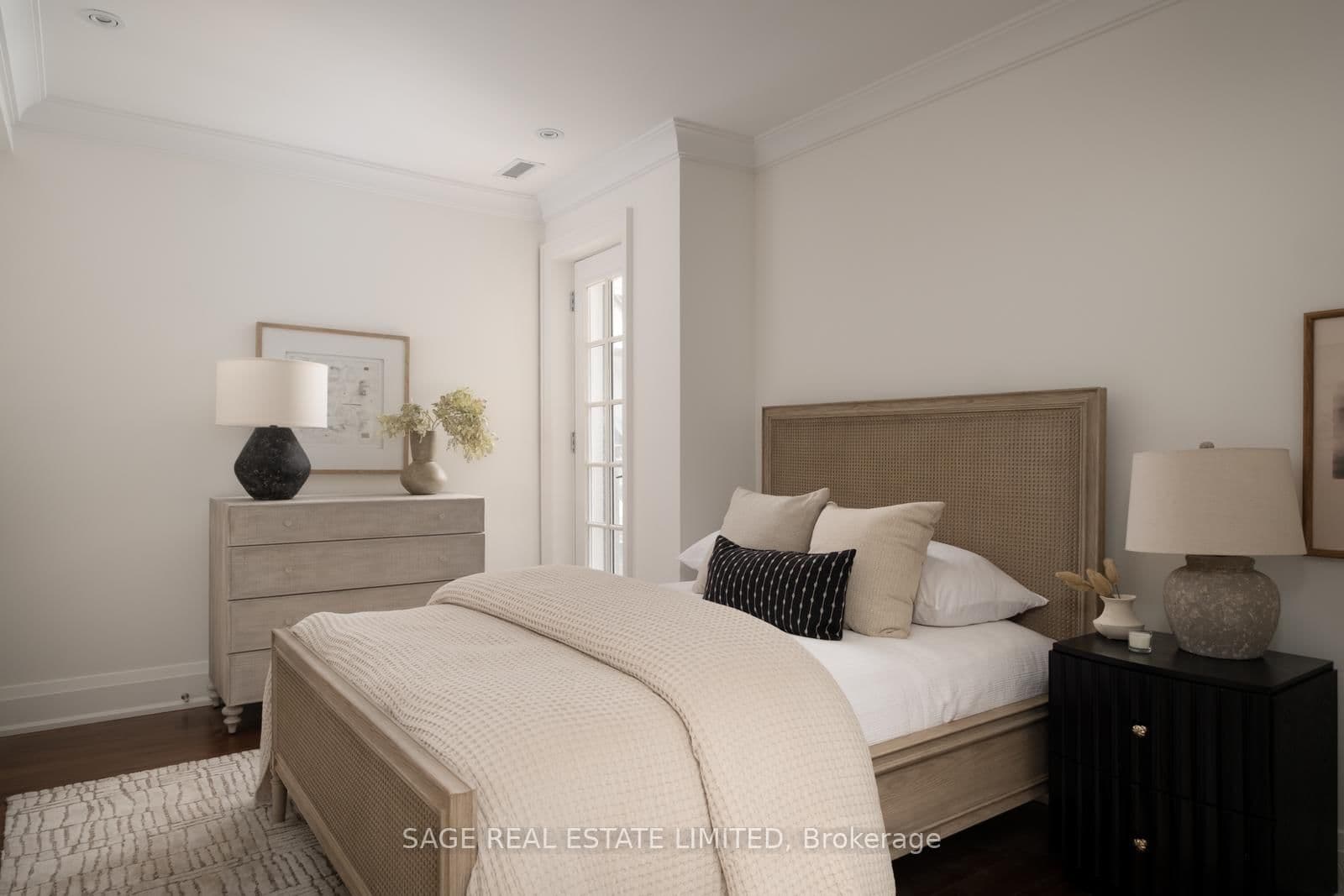 319 Lonsdale Road, Unit 3D thumbnail 17