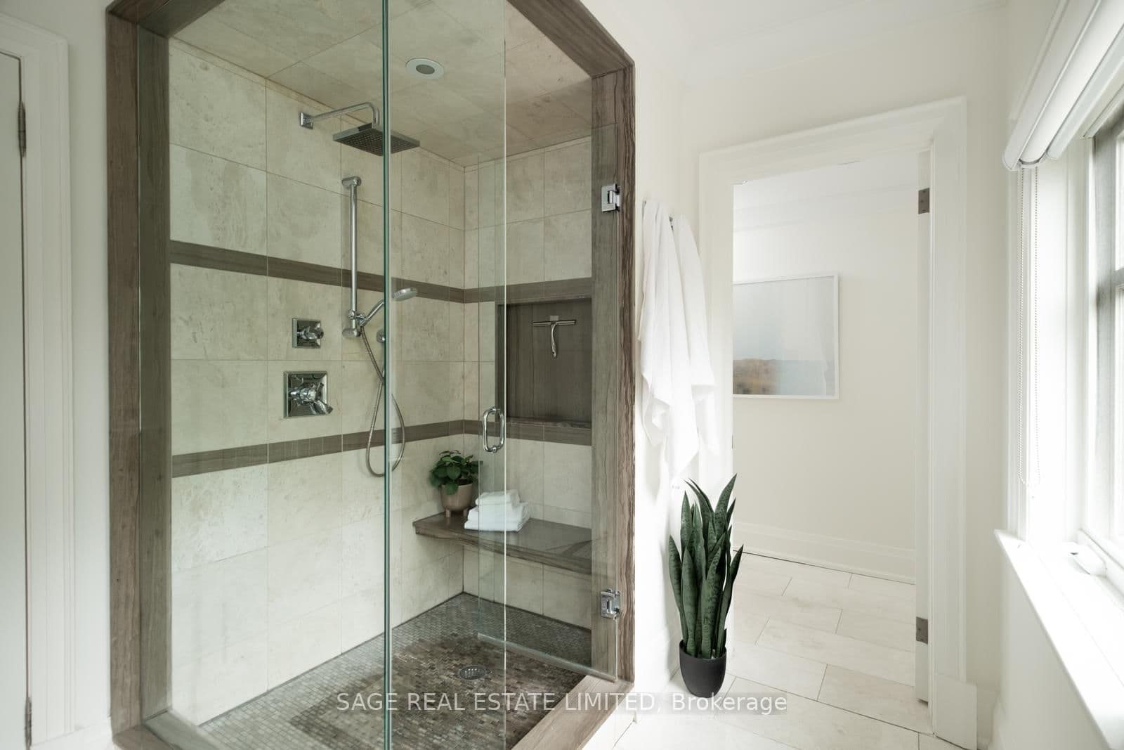 319 Lonsdale Road, Unit 3D thumbnail 28