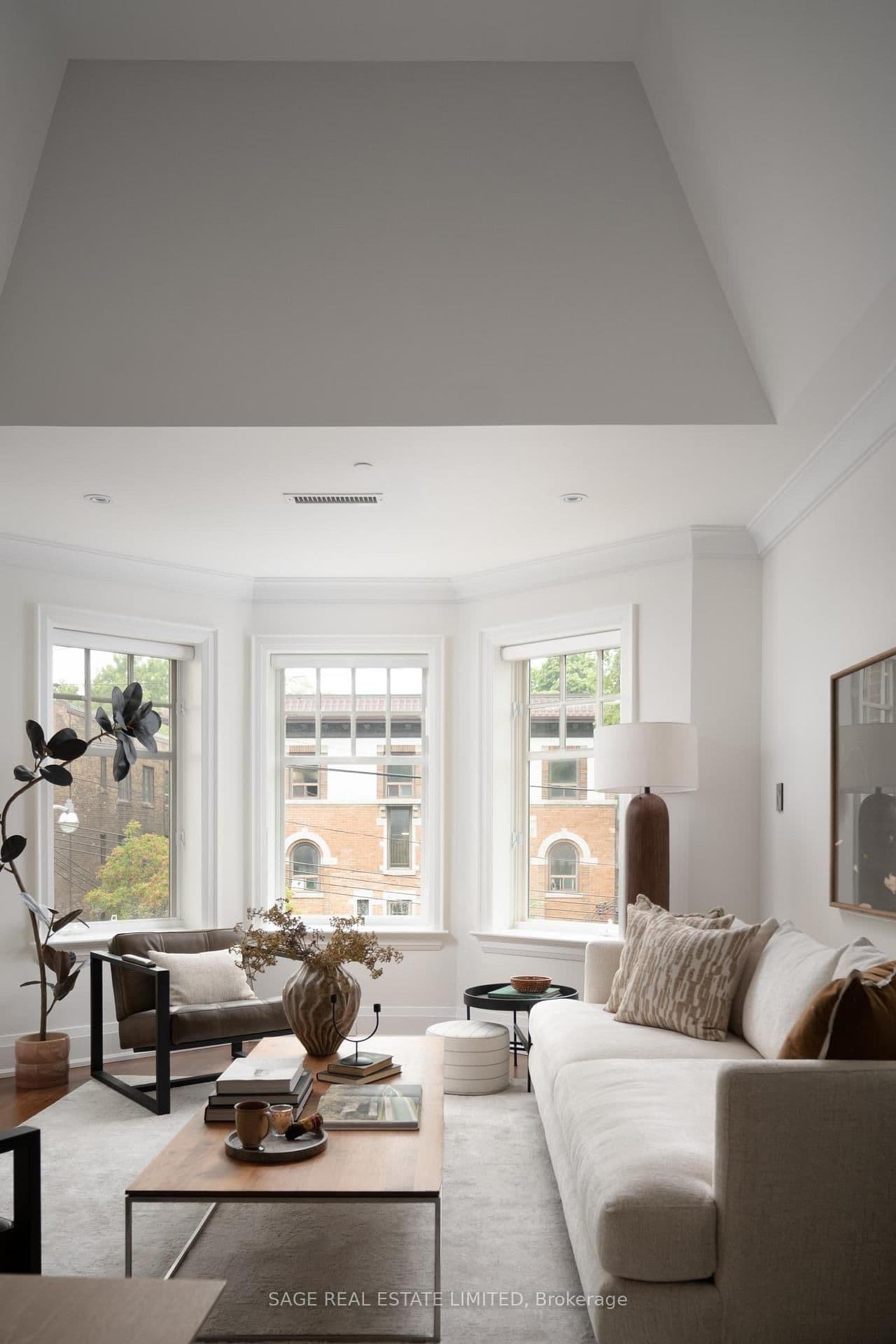 319 Lonsdale Road, Unit 3D thumbnail 6