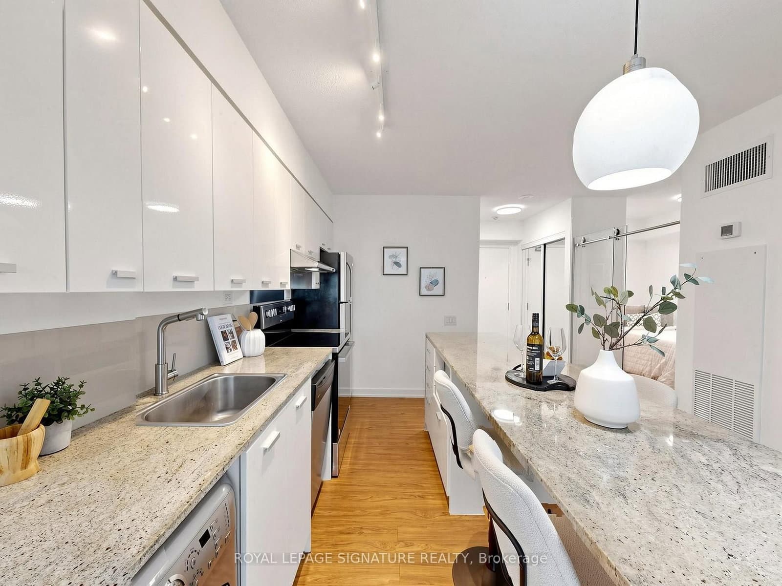 15 Singer Court, Unit 1211 thumbnail 11
