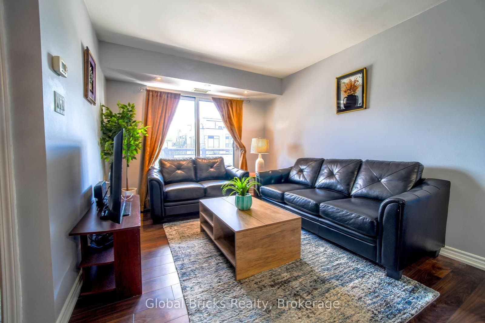 872 Sheppard Avenue W, Unit 308 thumbnail 2