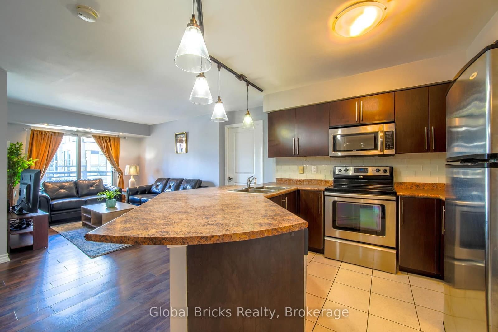 872 Sheppard Avenue W, Unit 308 thumbnail 4