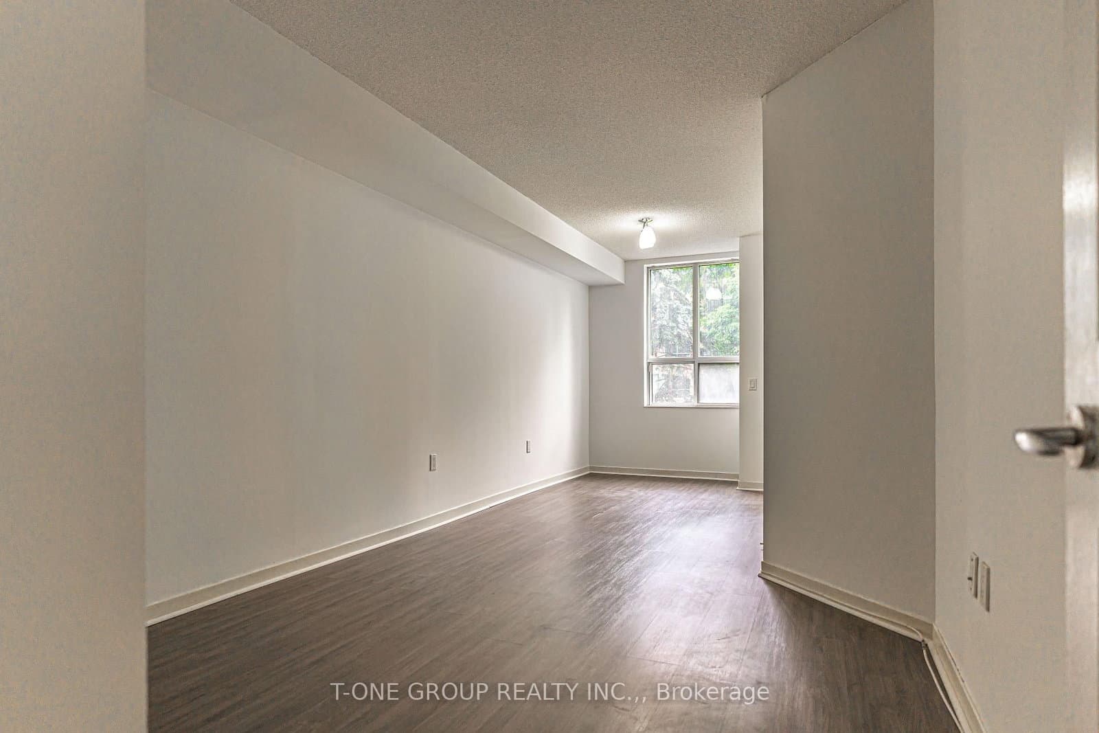 284 Bloor Street W, Unit 204 thumbnail 6