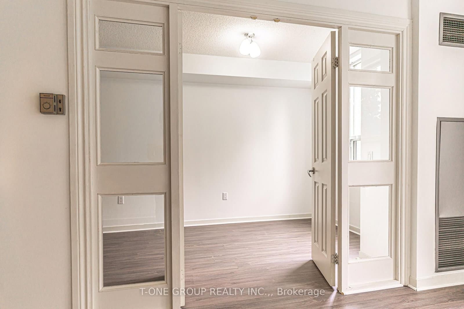 284 Bloor Street W, Unit 204 thumbnail 8
