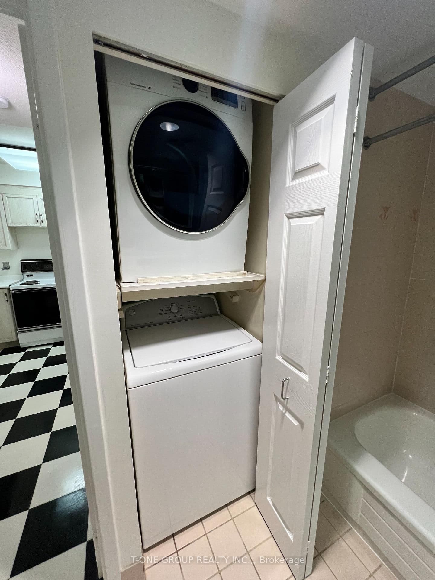 284 Bloor Street W, Unit 204 thumbnail 9