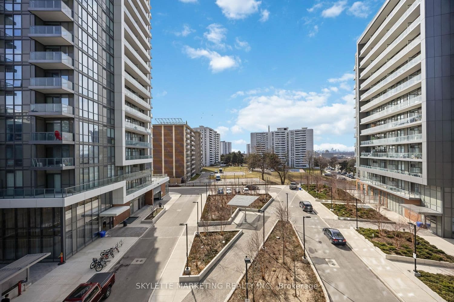38 Forest Manor Road, Unit 414 thumbnail 29