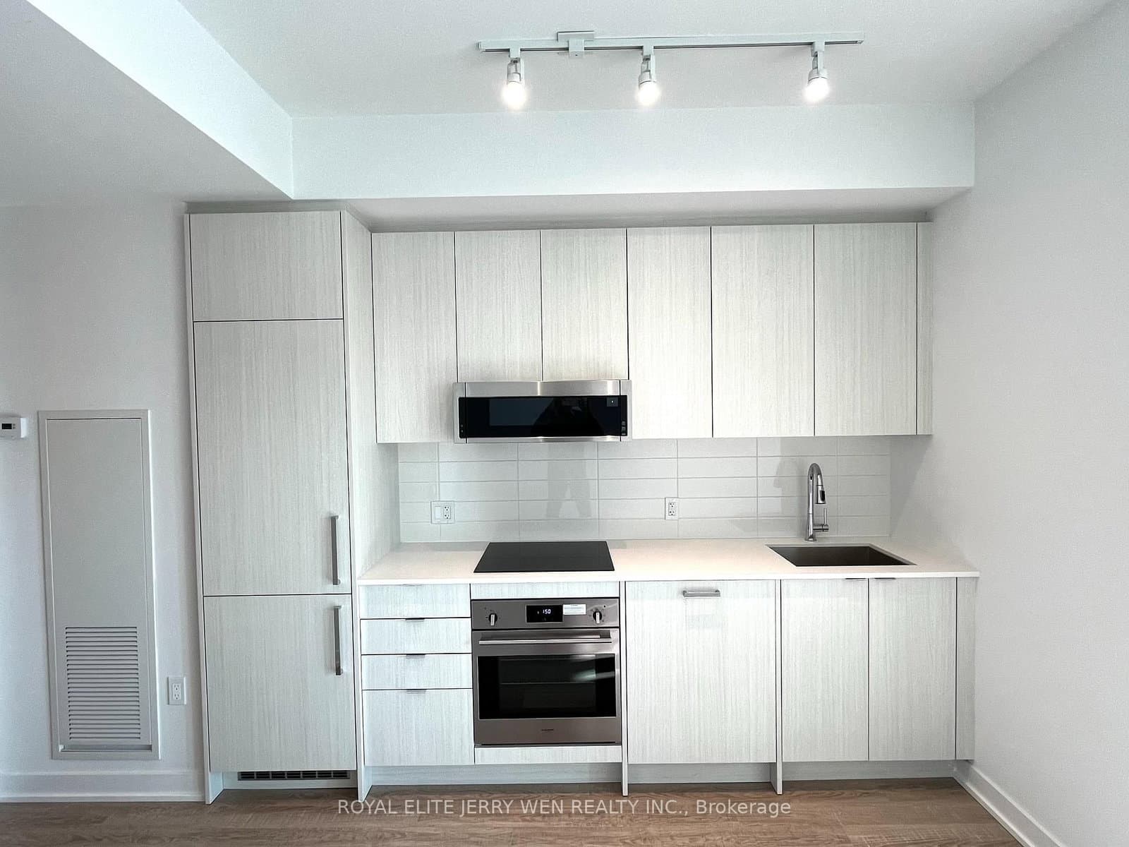 250 Lawrence Avenue W, Unit 613