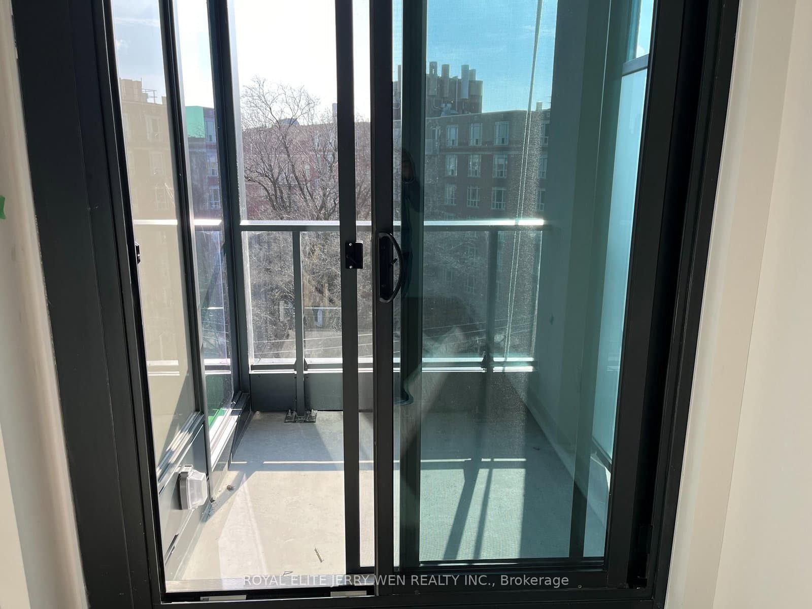250 Lawrence Avenue W, Unit 613 thumbnail 17
