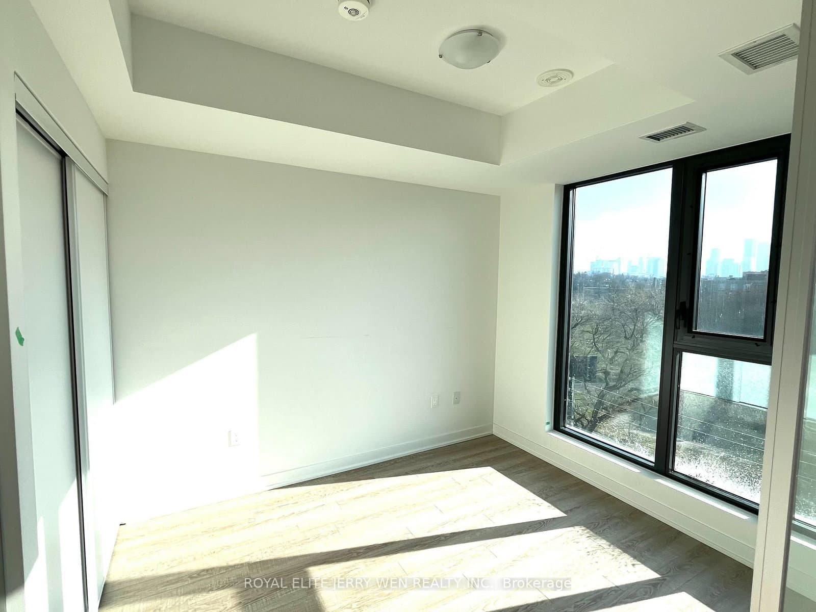 250 Lawrence Avenue W, Unit 613 thumbnail 6