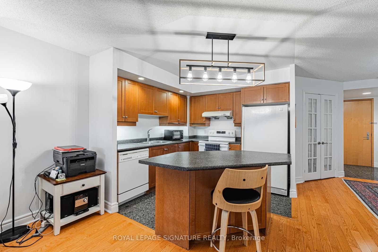 123 Eglinton Avenue E, Unit 813 thumbnail 11