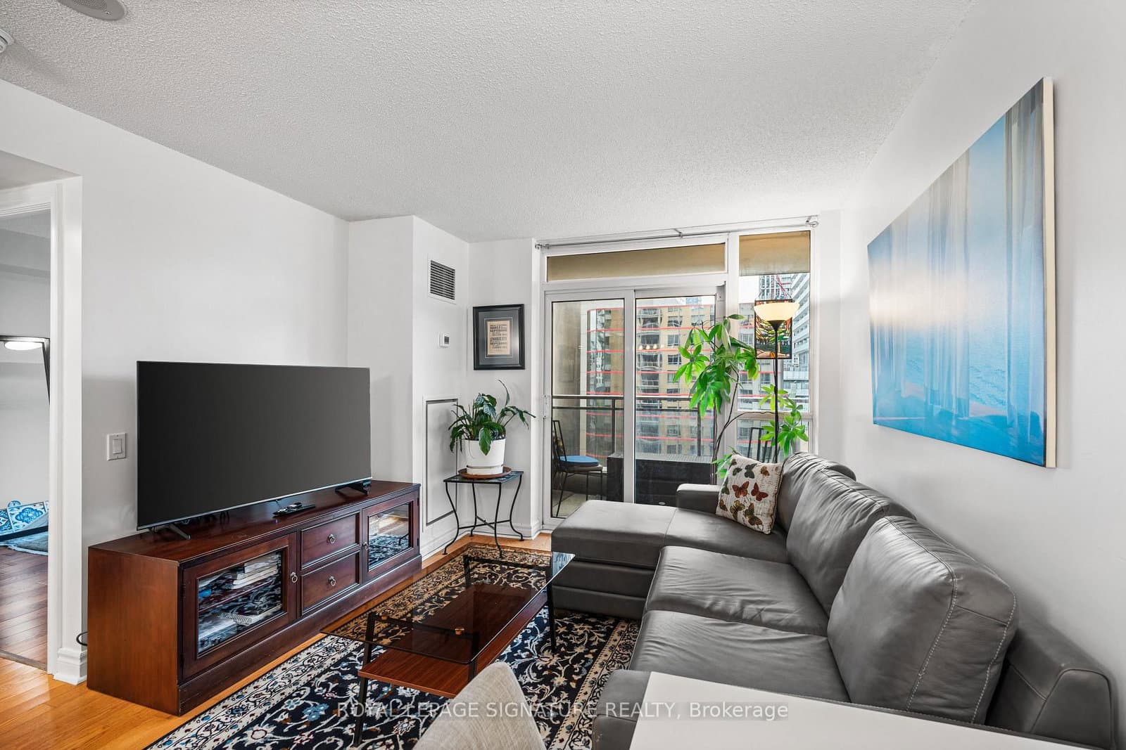 123 Eglinton Avenue E, Unit 813 thumbnail 16