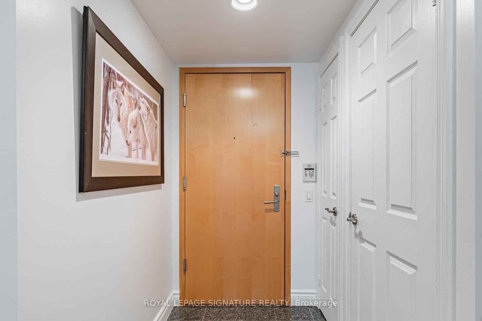 123 Eglinton Avenue E, Unit 813 thumbnail 2