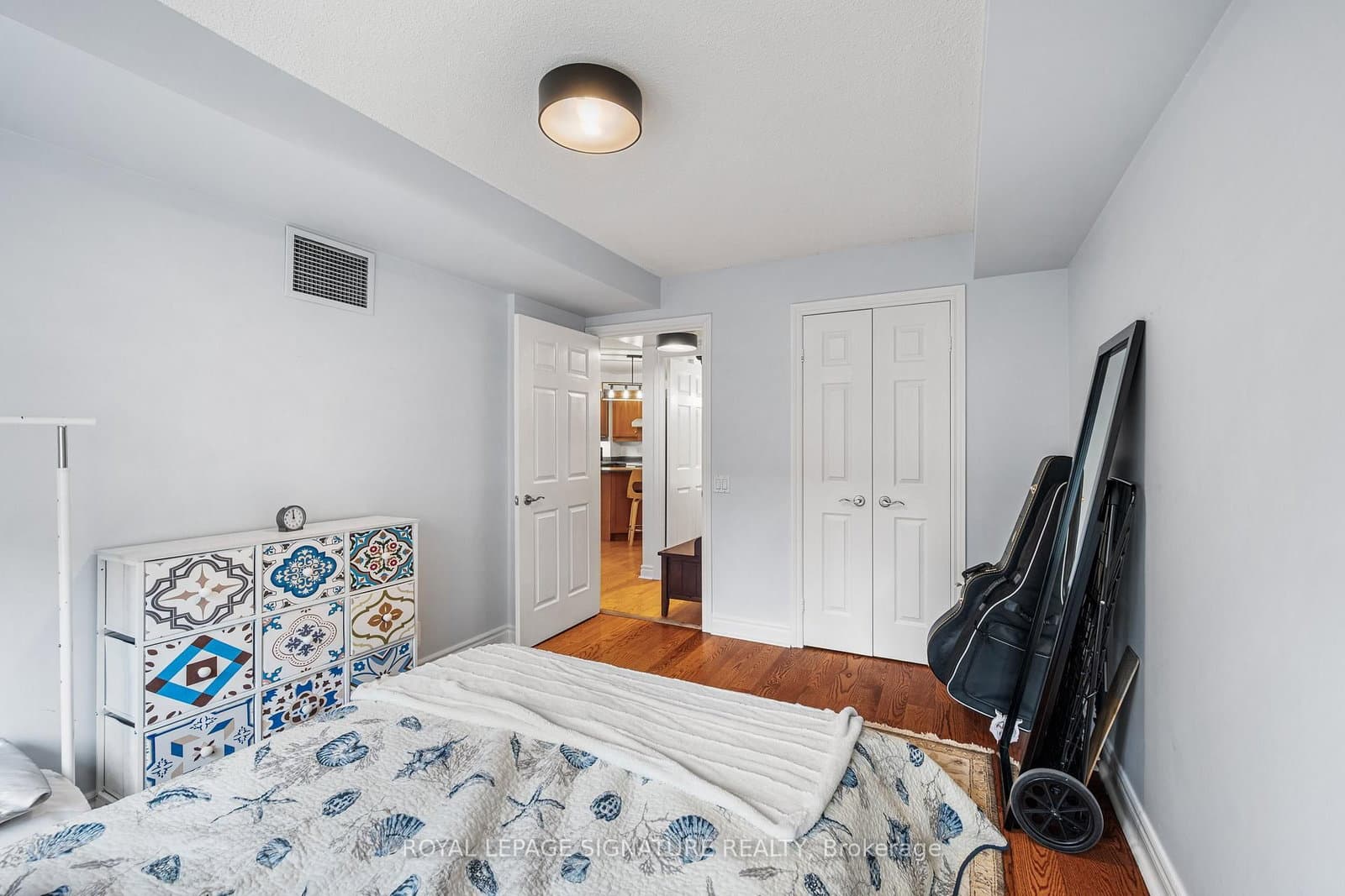 123 Eglinton Avenue E, Unit 813 thumbnail 21