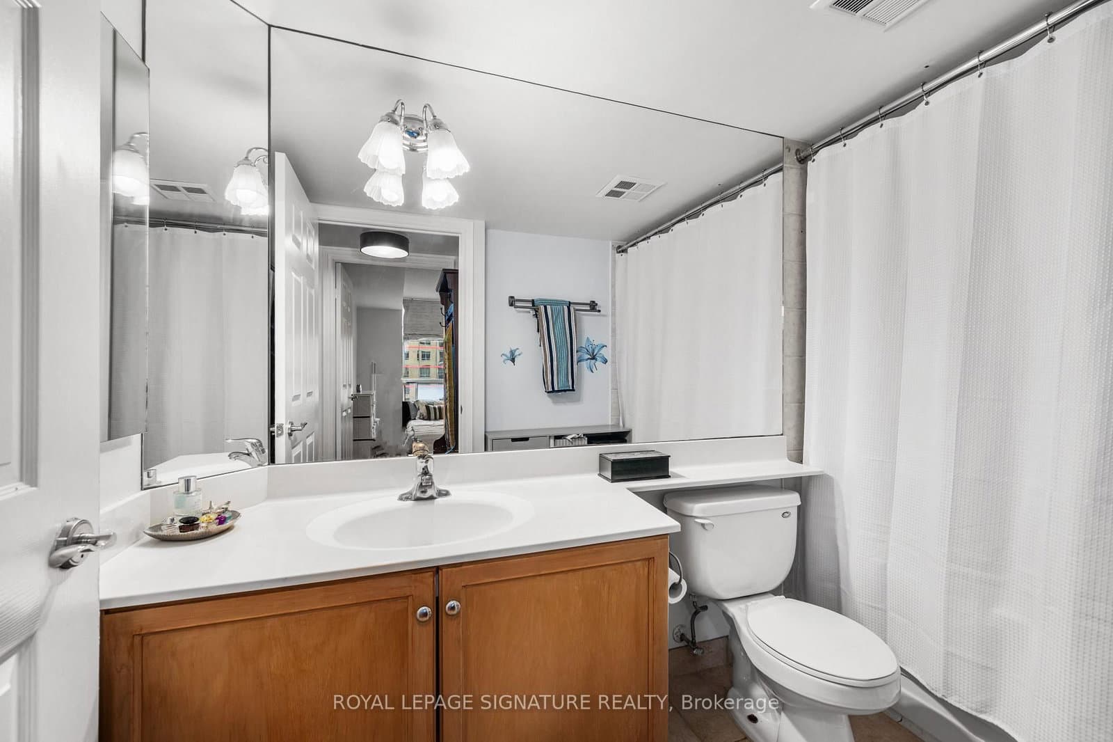 123 Eglinton Avenue E, Unit 813 thumbnail 24