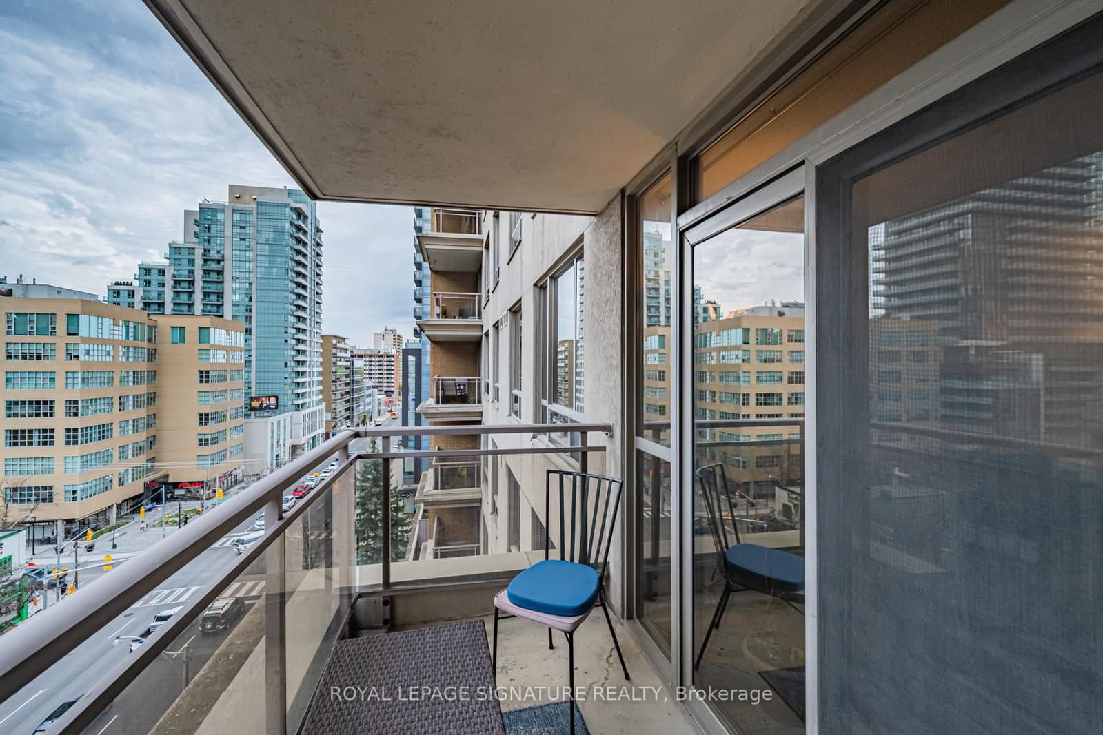 123 Eglinton Avenue E, Unit 813 thumbnail 26