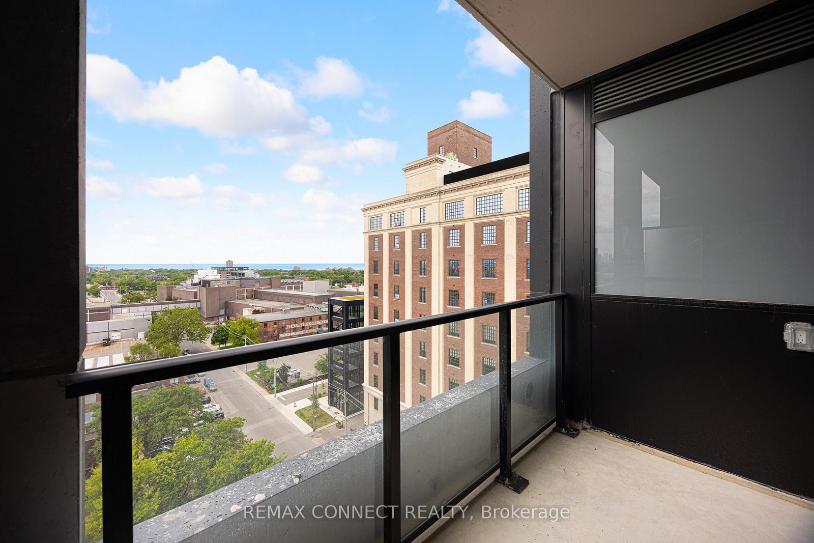 181 Sterling Road, Unit 1107 thumbnail 14