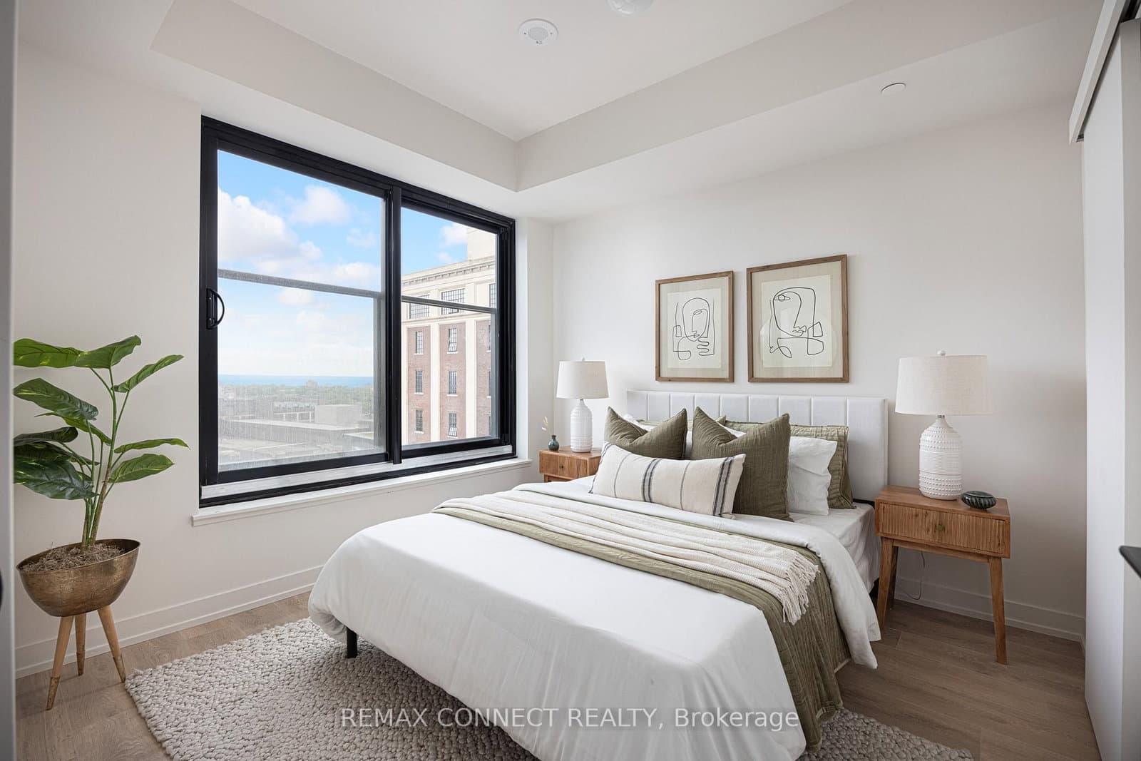 181 Sterling Road, Unit 1107 thumbnail 3