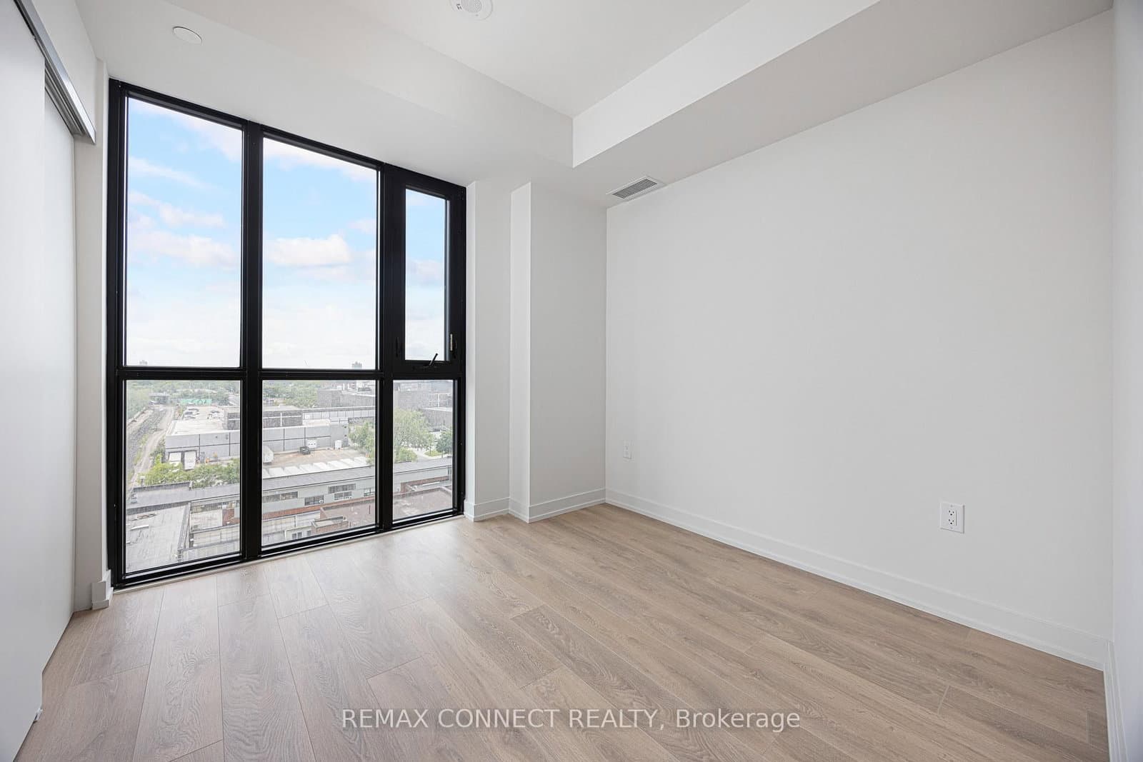 181 Sterling Road, Unit 1002 thumbnail 13
