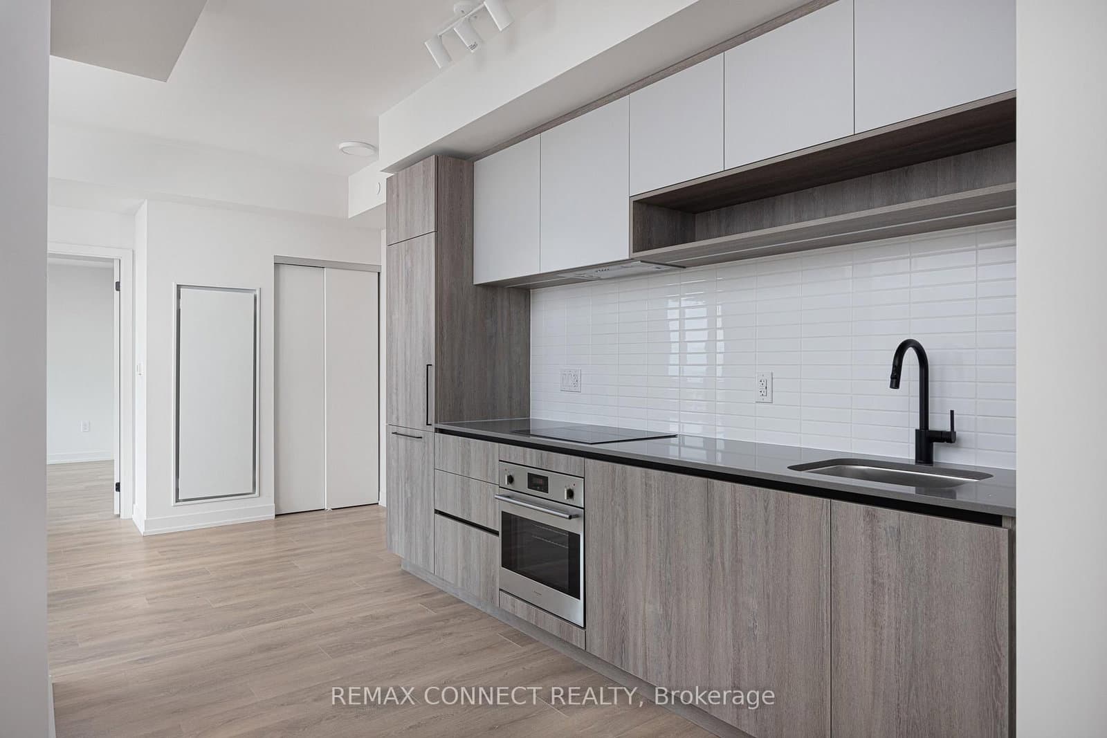181 Sterling Road, Unit 1002 thumbnail 6