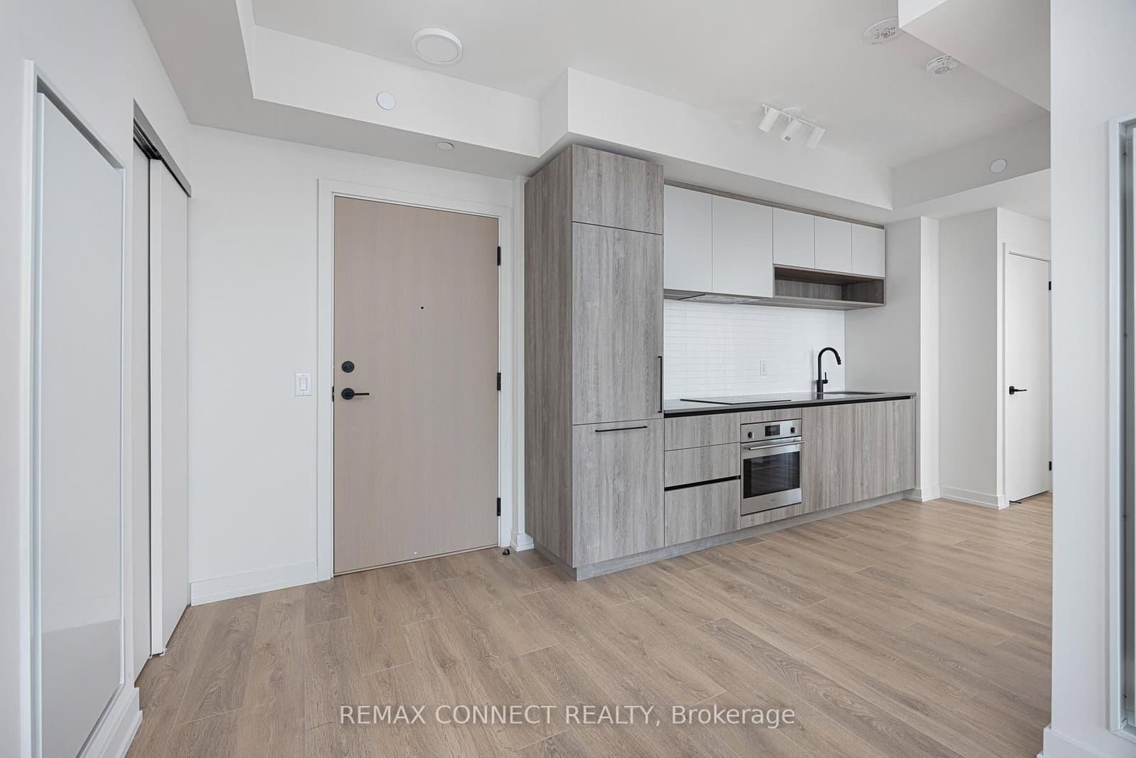 181 Sterling Road, Unit 1002 thumbnail 7