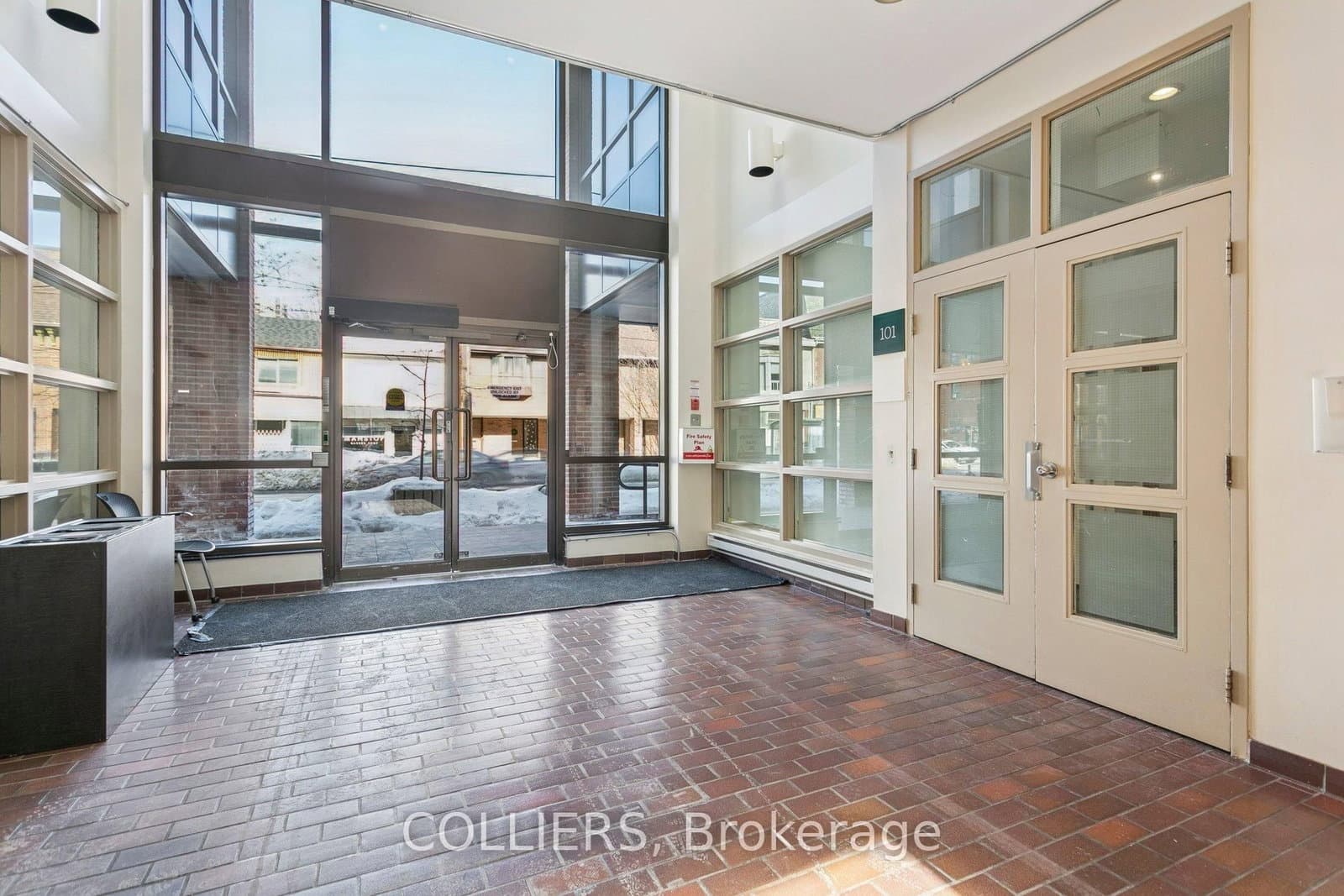 489 Queen Street E, Unit 101 thumbnail 3
