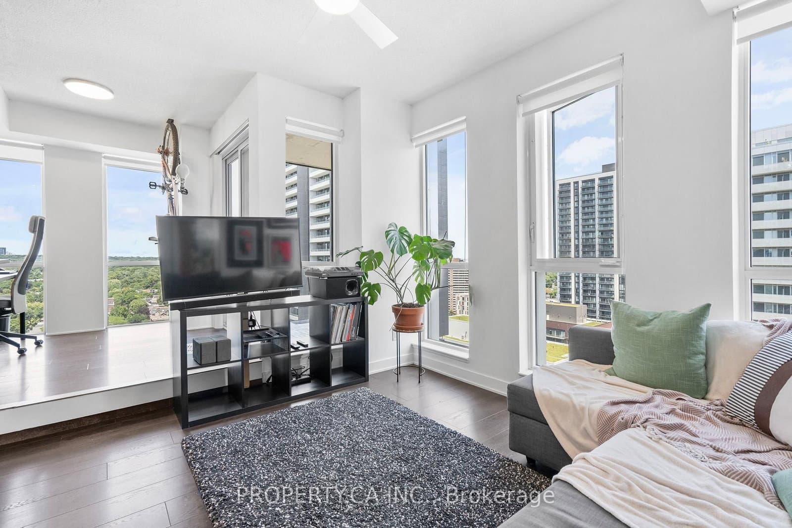 170 Sumach Street, Unit 2212 thumbnail 20
