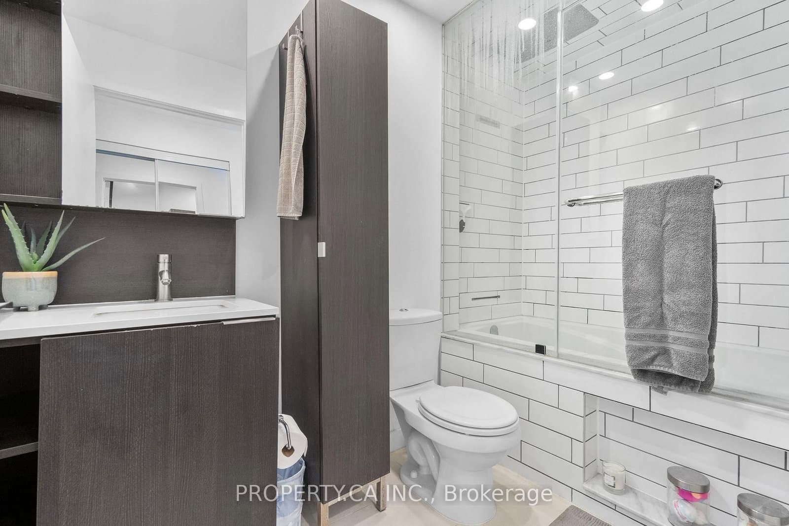 170 Sumach Street, Unit 2212 thumbnail 32