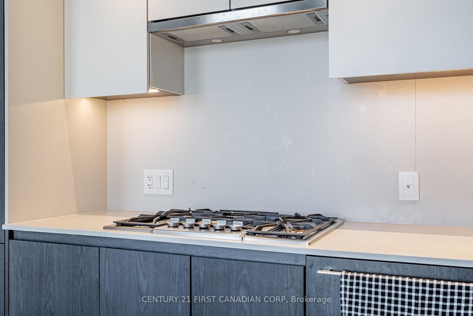 81 Wellesley Street E, Unit 1405 thumbnail 27