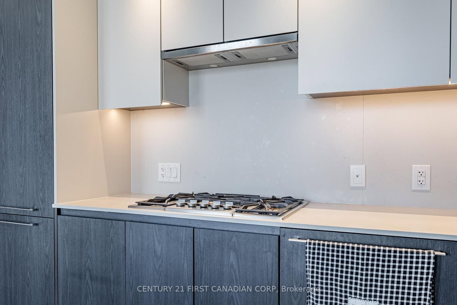 81 Wellesley Street E, Unit 1405 thumbnail 28