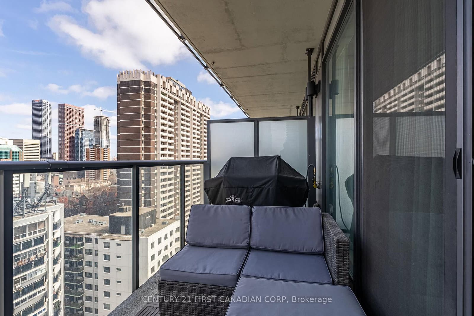 81 Wellesley Street E, Unit 1405 thumbnail 33