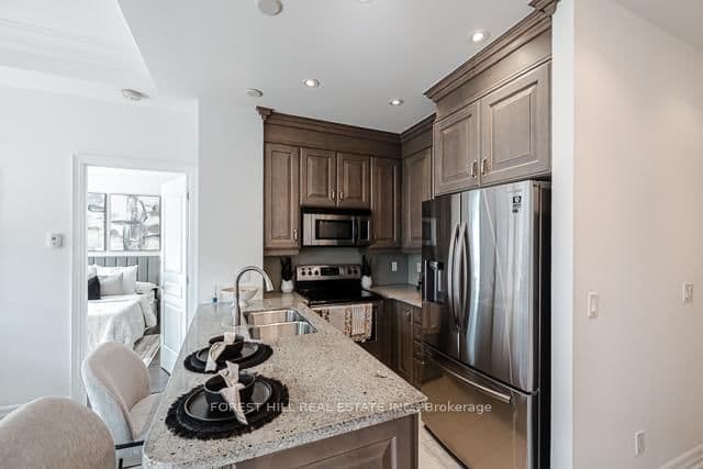 20 Burkebrook Place, Unit 502 thumbnail 9