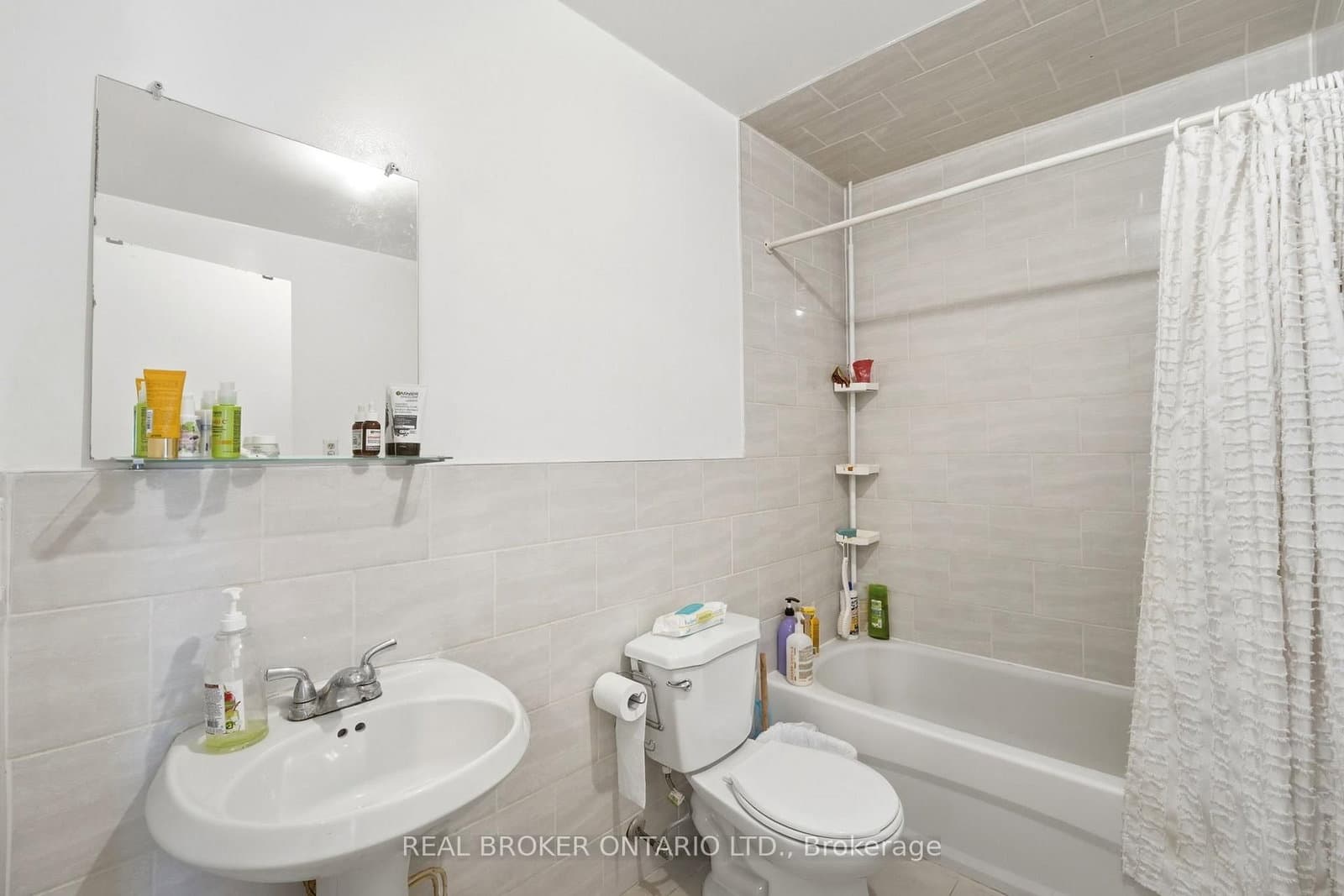 1479 Eglinton Avenue W thumbnail 13