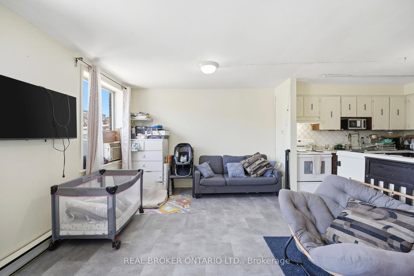 1479 Eglinton Avenue W thumbnail 7
