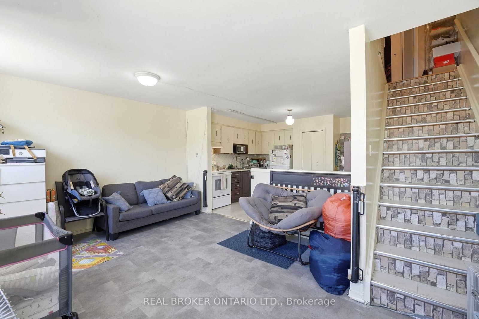 1479 Eglinton Avenue W thumbnail 8