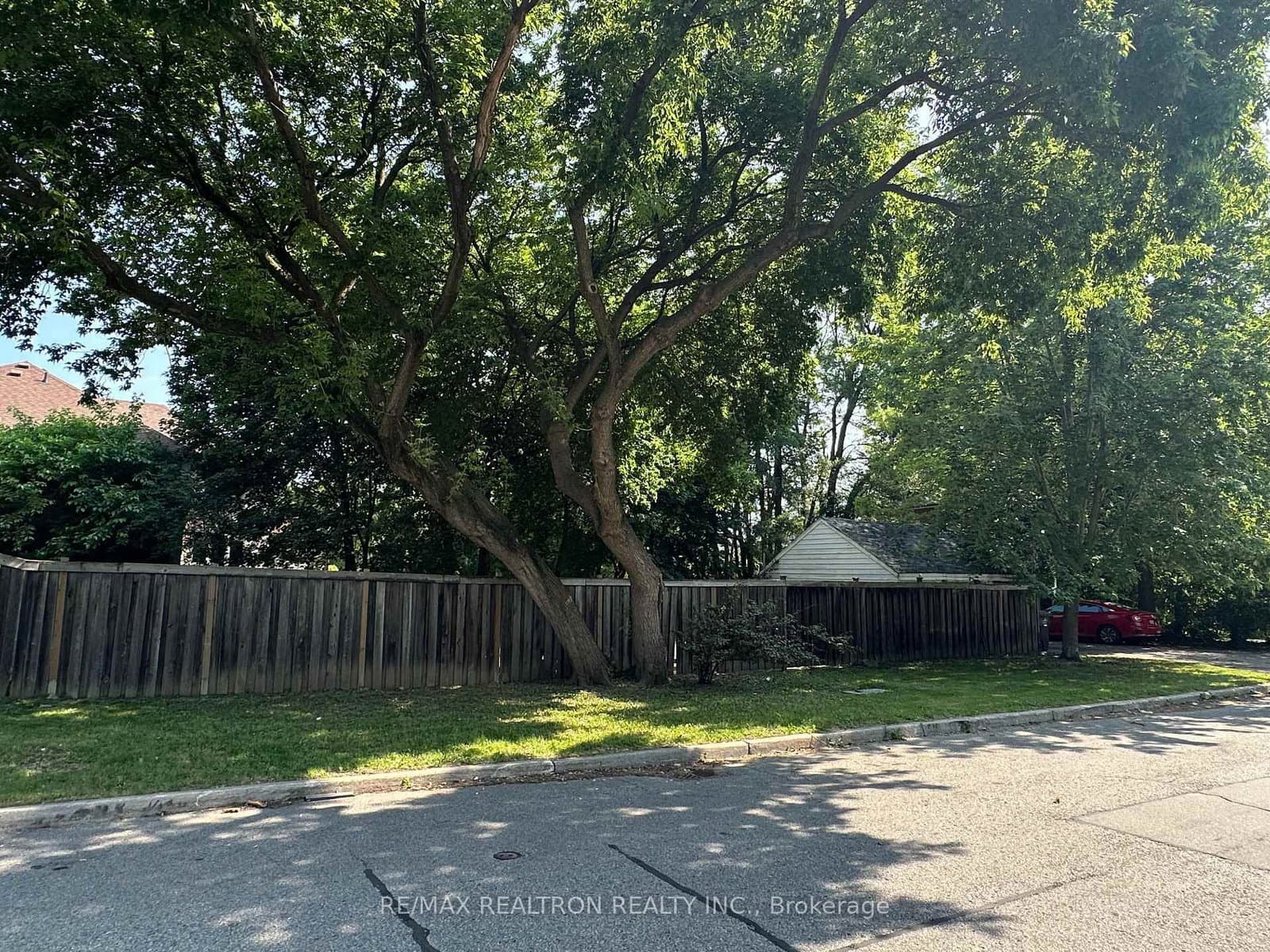 27 Westgate Boulevard thumbnail 3