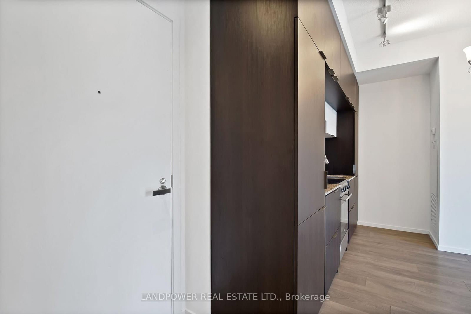 159 Dundas Street E, Unit 1107 thumbnail 17