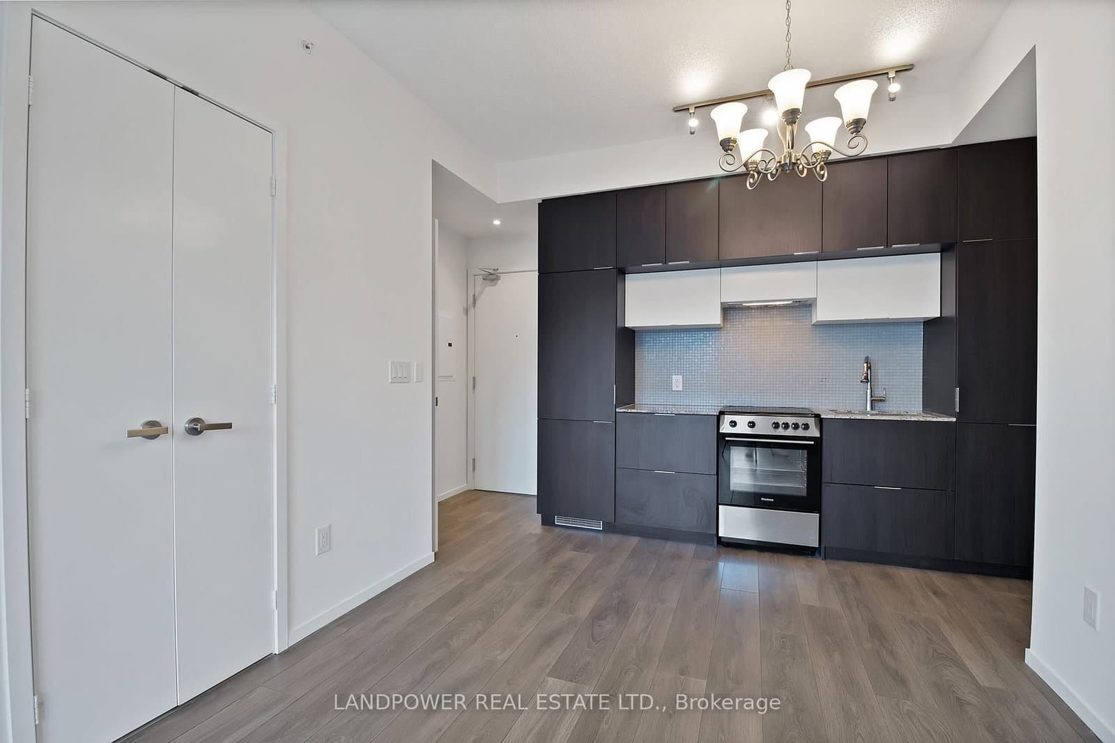 159 Dundas Street E, Unit 1107 thumbnail 3