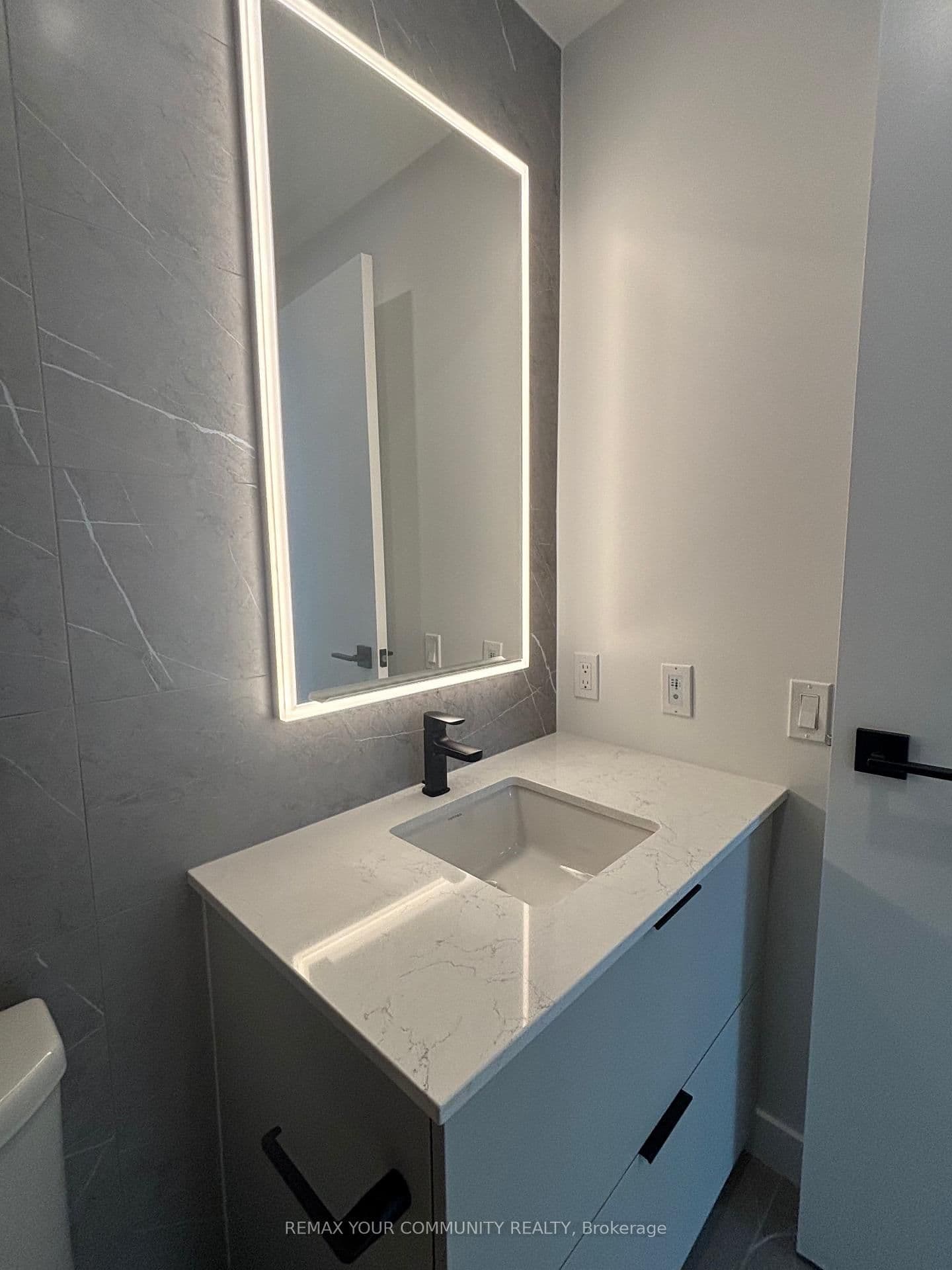609 Sherbourne Street, Unit 4804 thumbnail 12