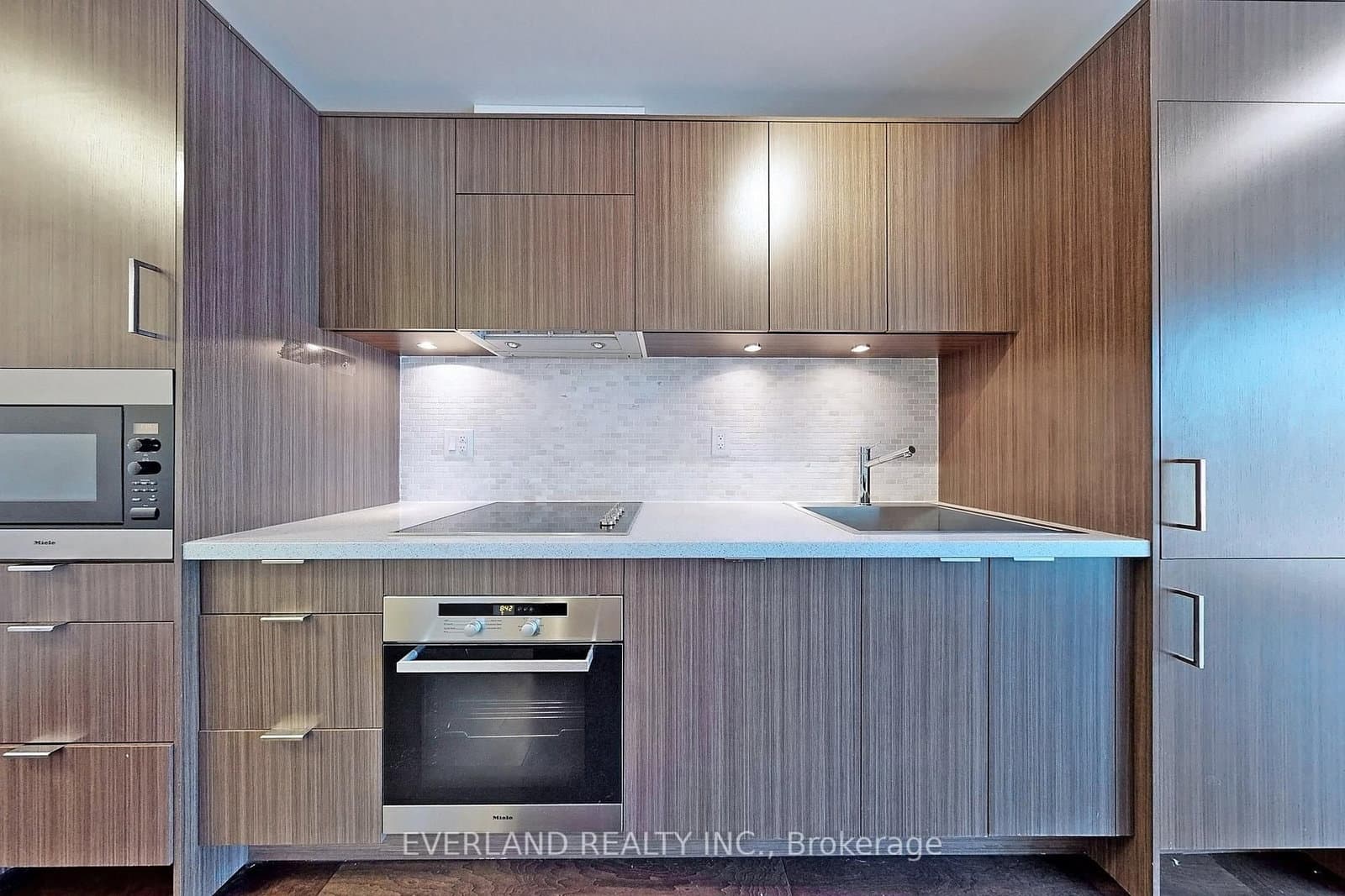 21 Widmer Street, Unit 1507 thumbnail 10